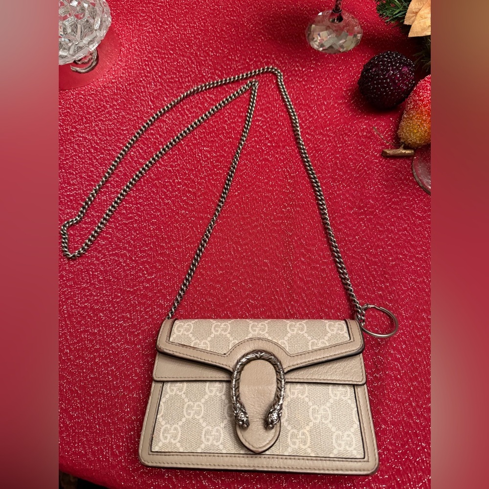 Gucci Beige Crossbody Bag with Chain Strap